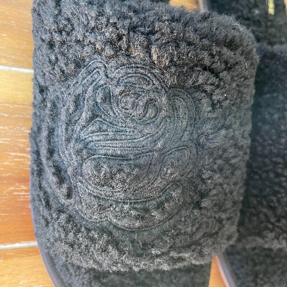 Taryn Rose Faux Shearling Slippers - Picture 6 of 6